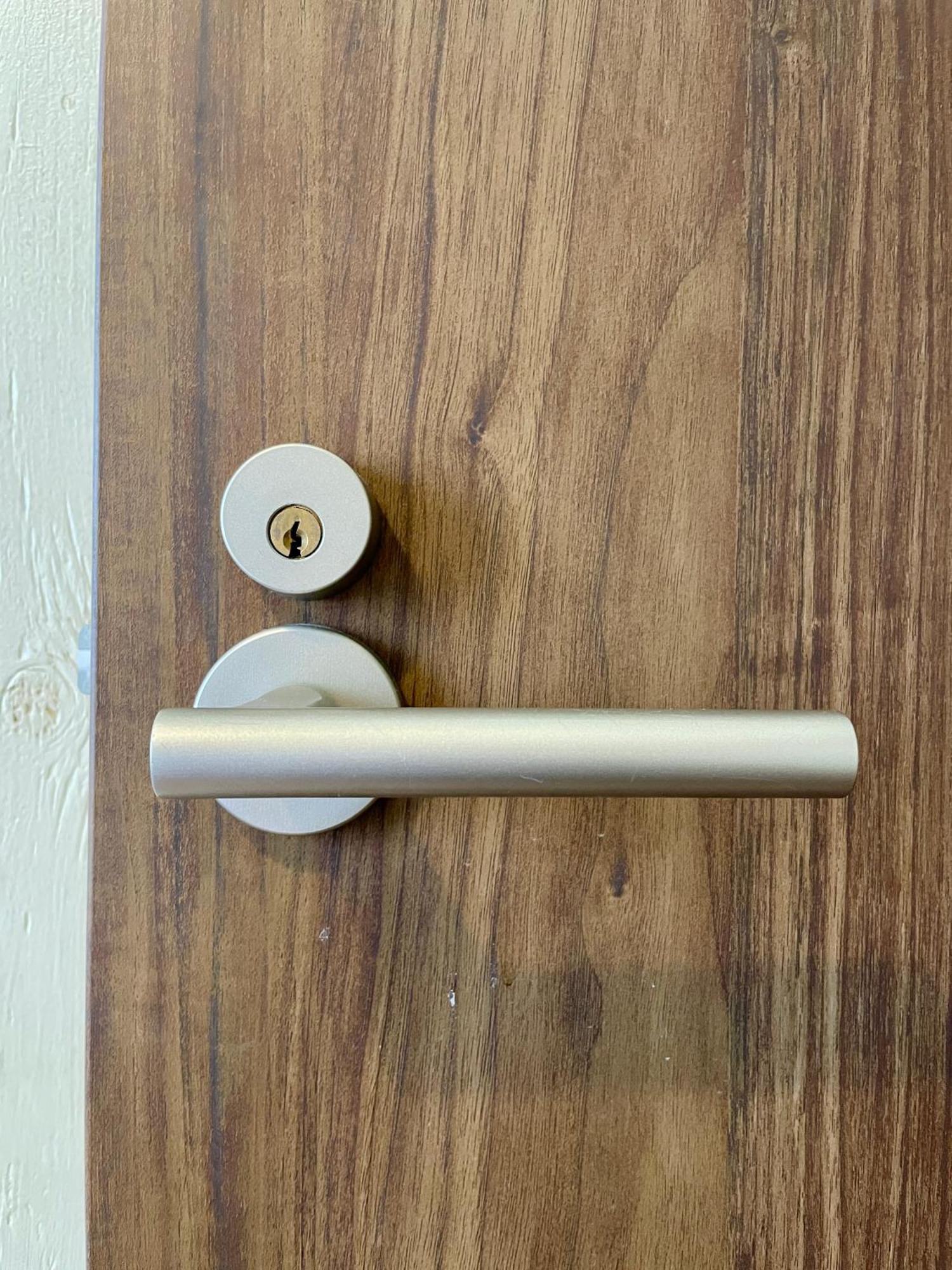 Single Room Shared Shower Toilet