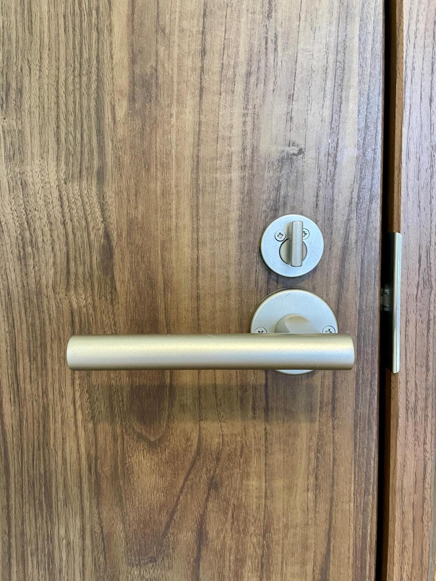 Single Room Shared Shower Toilet