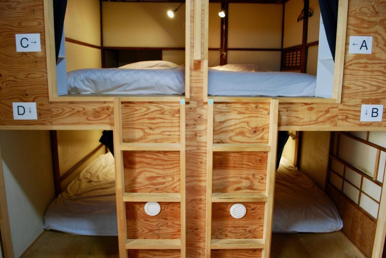 Capsule Bed 8-Bed Mixed Dormitory Room
